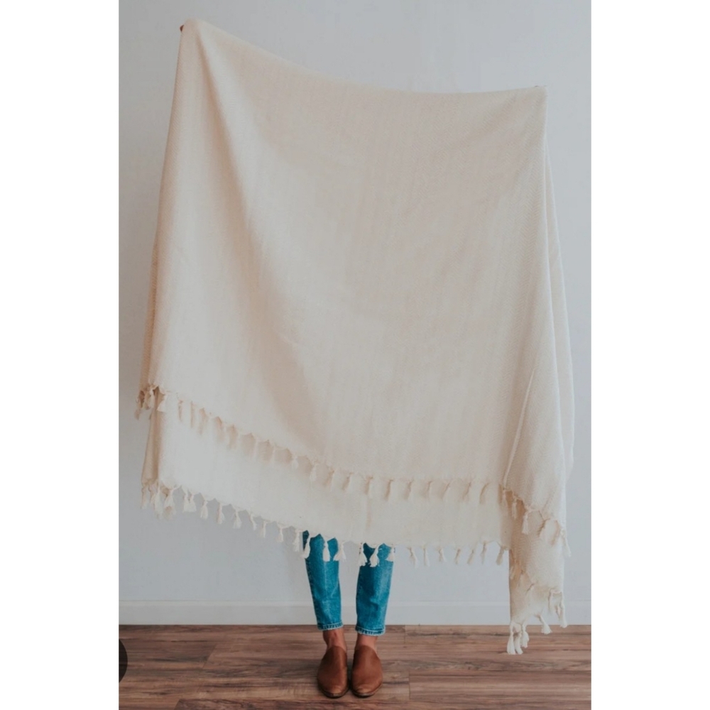 Bon Ton Studio Ola Turkish Throw